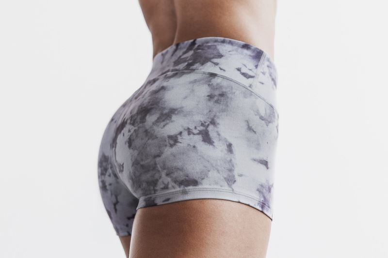 Black Women's Nobull 2" Tie-Dye Shorts | TXQVNE-712