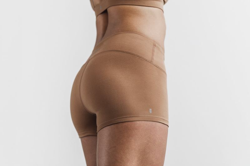 Brown Women's Nobull 2" Matte Shorts | HMSGYX-124