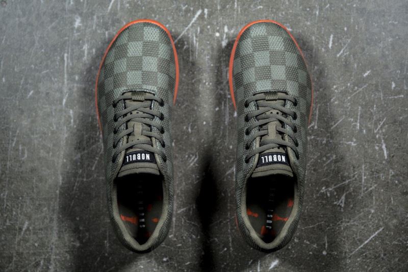 Green Men's Nobull Chess Trainers | HKWLOF-231