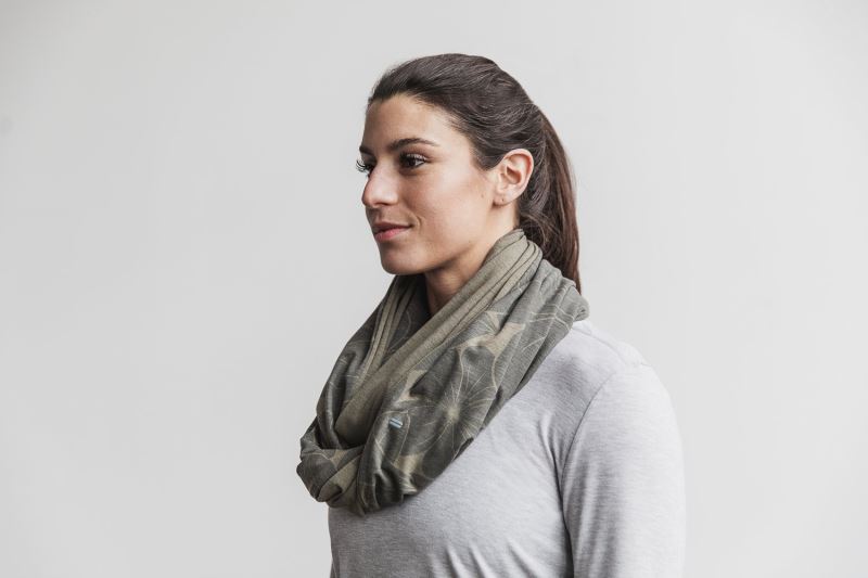 Green Men's Nobull Two-Tone Infinity Scarves | IDGPVJ-932